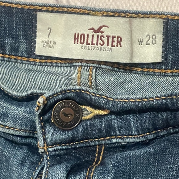 Hollister size 7 denim shorts - Picture 2 of 3